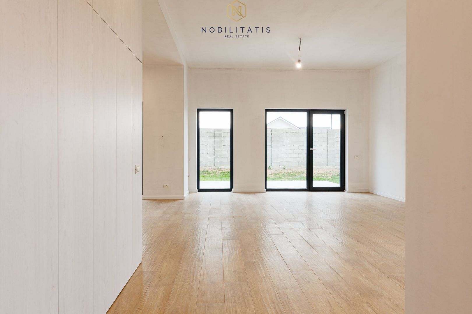 Duplex de vanzare la liziera padurii - 130 mp, 4 bai & 4 dormitoare - Poză 9