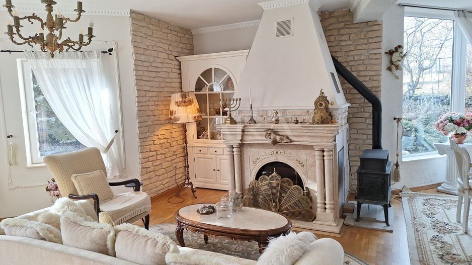 Casa Elegantă în Borhanci - Poză 2