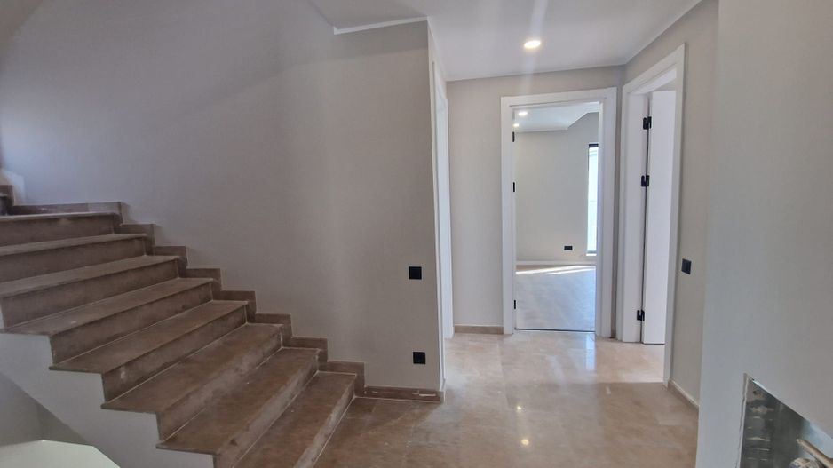 Casă nouă de vânzare lângă Pădurea Tunari – 5 camere, 306 mp teren - Poză 7