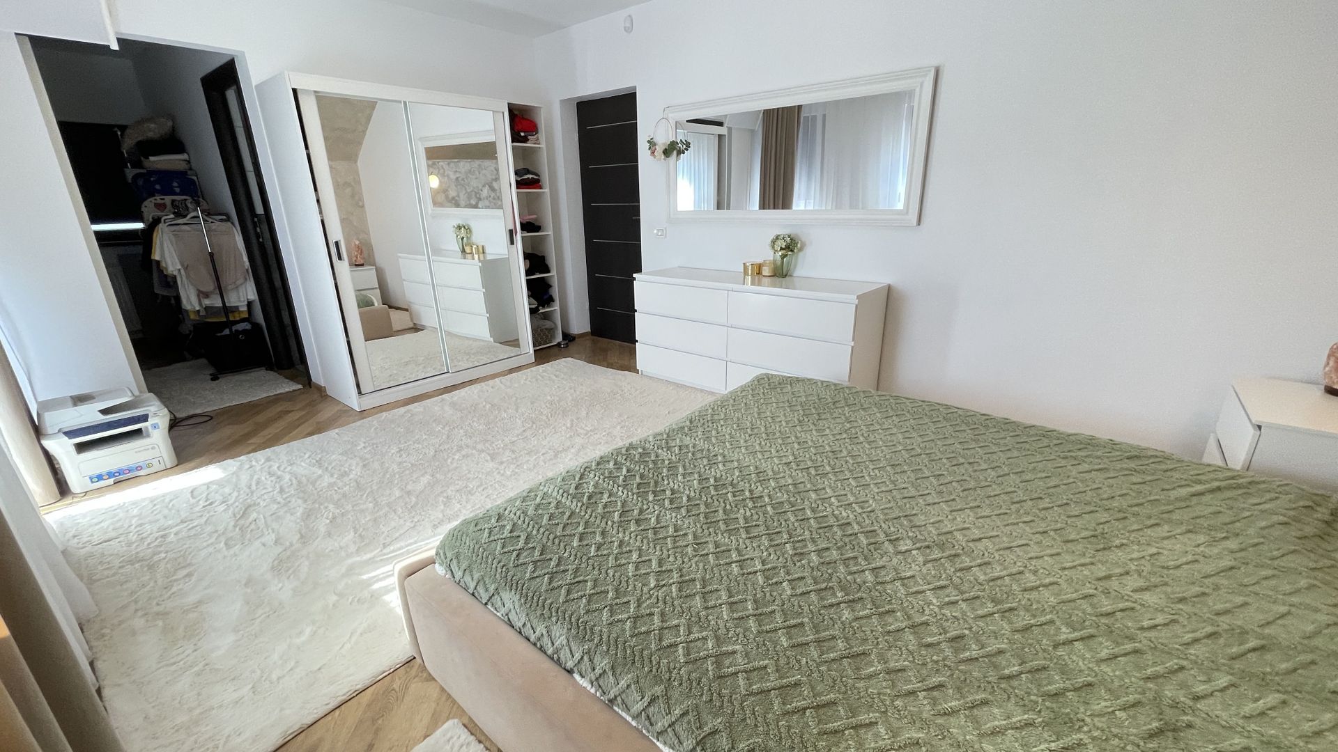 Locuinta eleganta cu finisaje premium - Poză 17