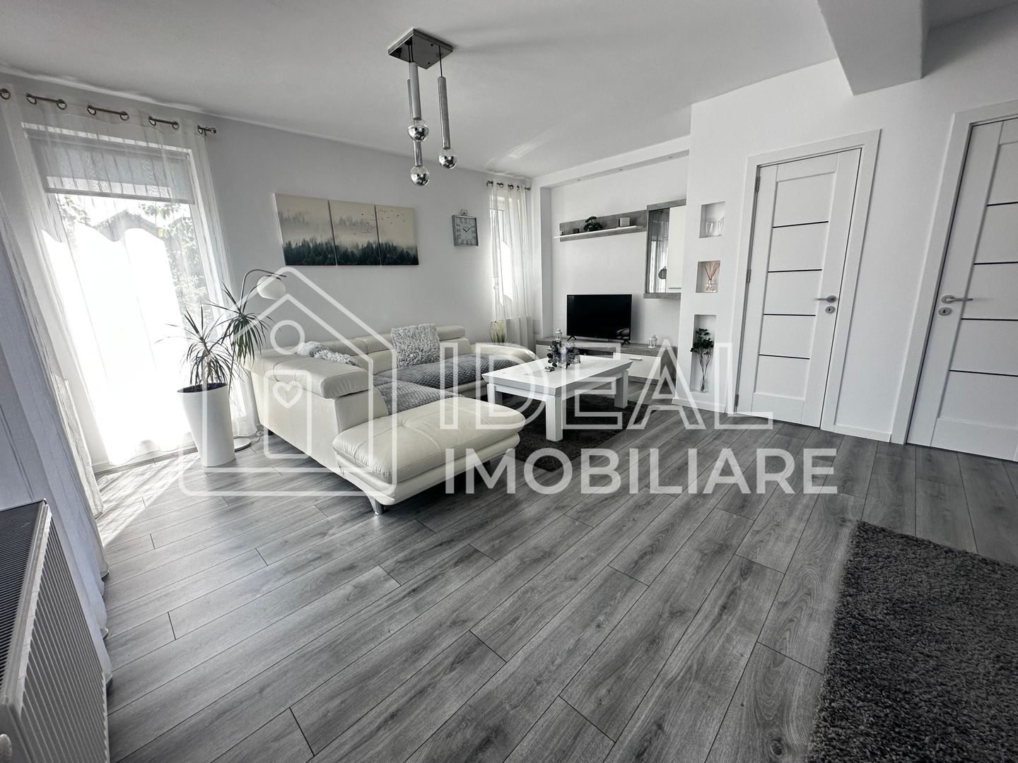 Casa de inchiriat cu 3 camere si gradina, Calea Cisnadiei - Poză 10