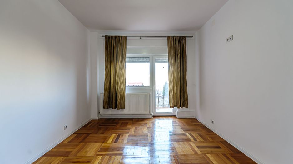 Apartament cu 3 camere în Vlaicu - Poză 6