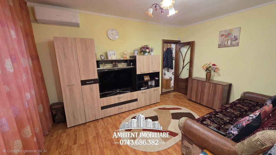 Apartament cu 3 camere, etaj 4, NEMOBILAT, zona CENTRU; - Poză 1