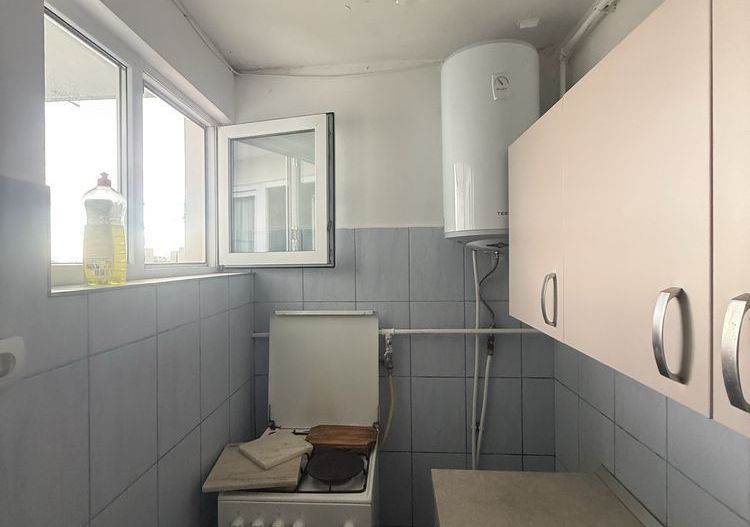 BRASADAS vinde garsonieră 28mp. etaj 8 in zona Burdea. - Poză 8