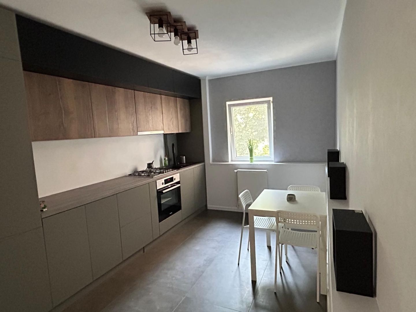 Apartament 3 camere I Centrala proprie I Zona Aradului - Poză 4