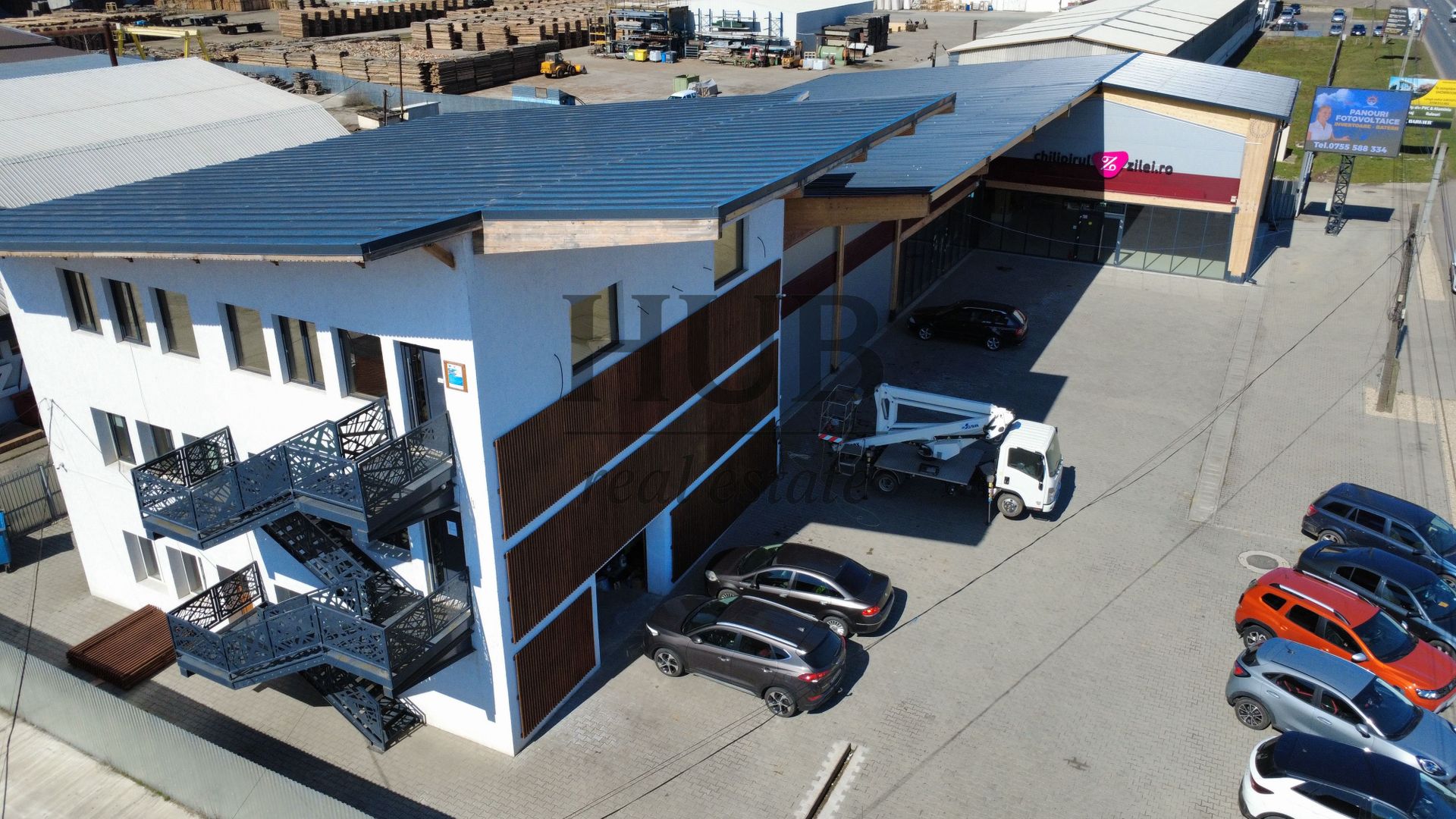 Showroom cu cladire de birouri | stradal | Roman/Neamt - de vanzare - Poză 4