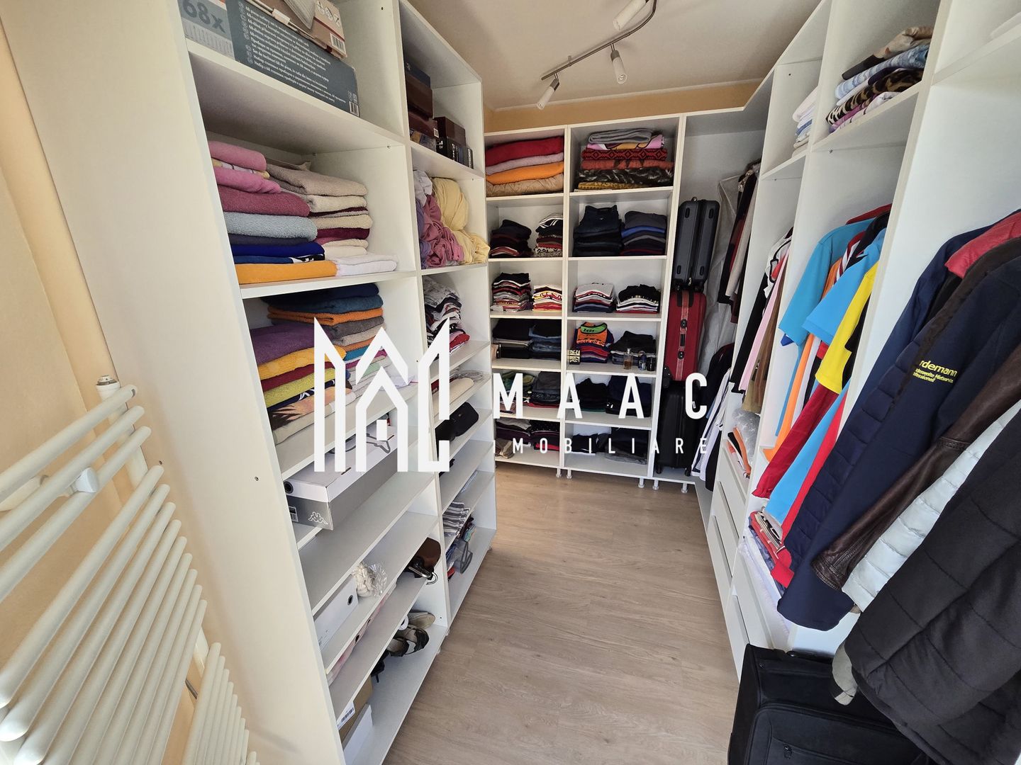 Vila 5 camere moderna 300 mp teren Zona Tineretului - Poză 11