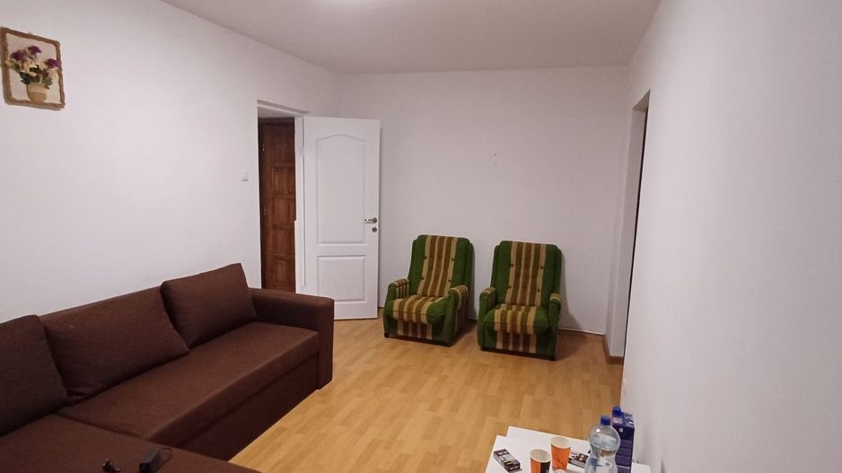 BRASADAS vinde ap 2 cam la etajul 3/4 în Carpați. - Poză 1