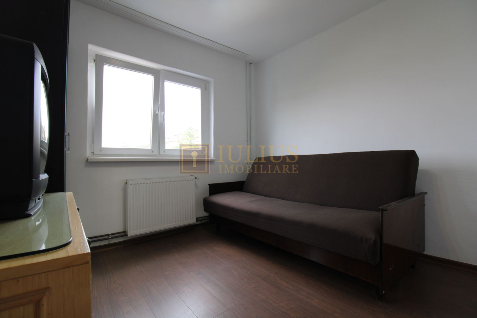 Zona Lipovei, 4 camere + 2 bai, centrala proprie - Poză 8