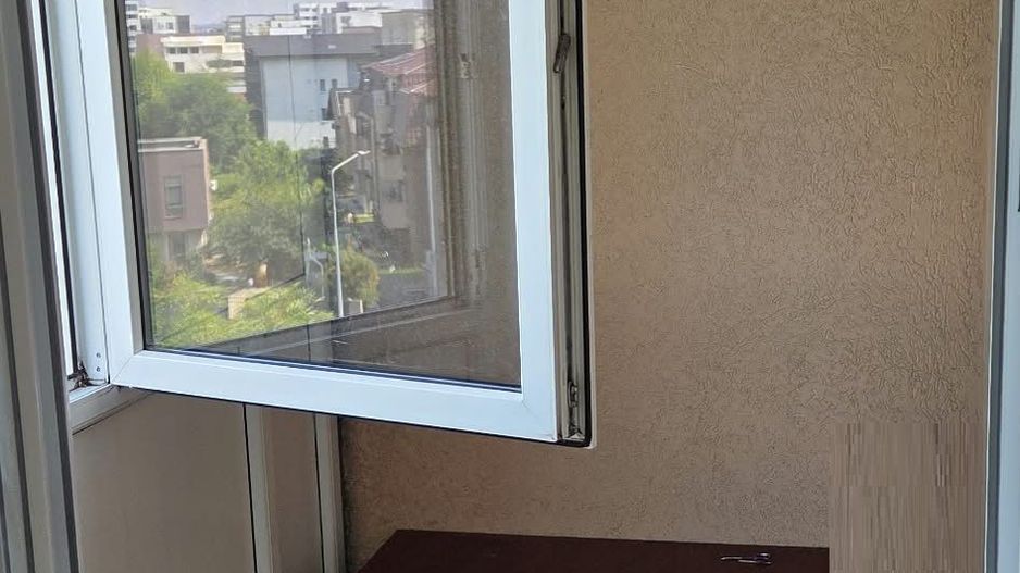 Garsoniera decomandata. Zona Aurel Persu. Cu Centrala proprie. An 2012. - Poză 3