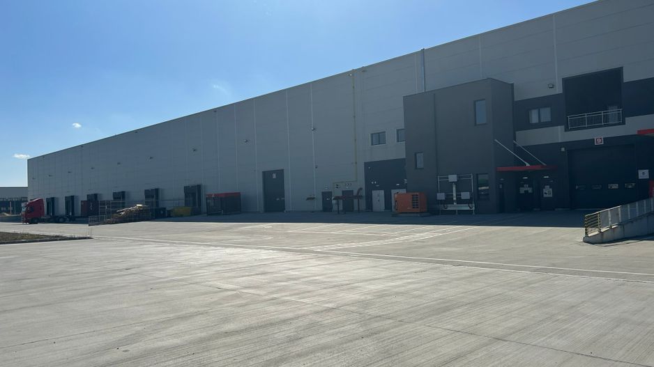 Spațiu cu rafturi pentru Logistică/Depozitare - Poză 1