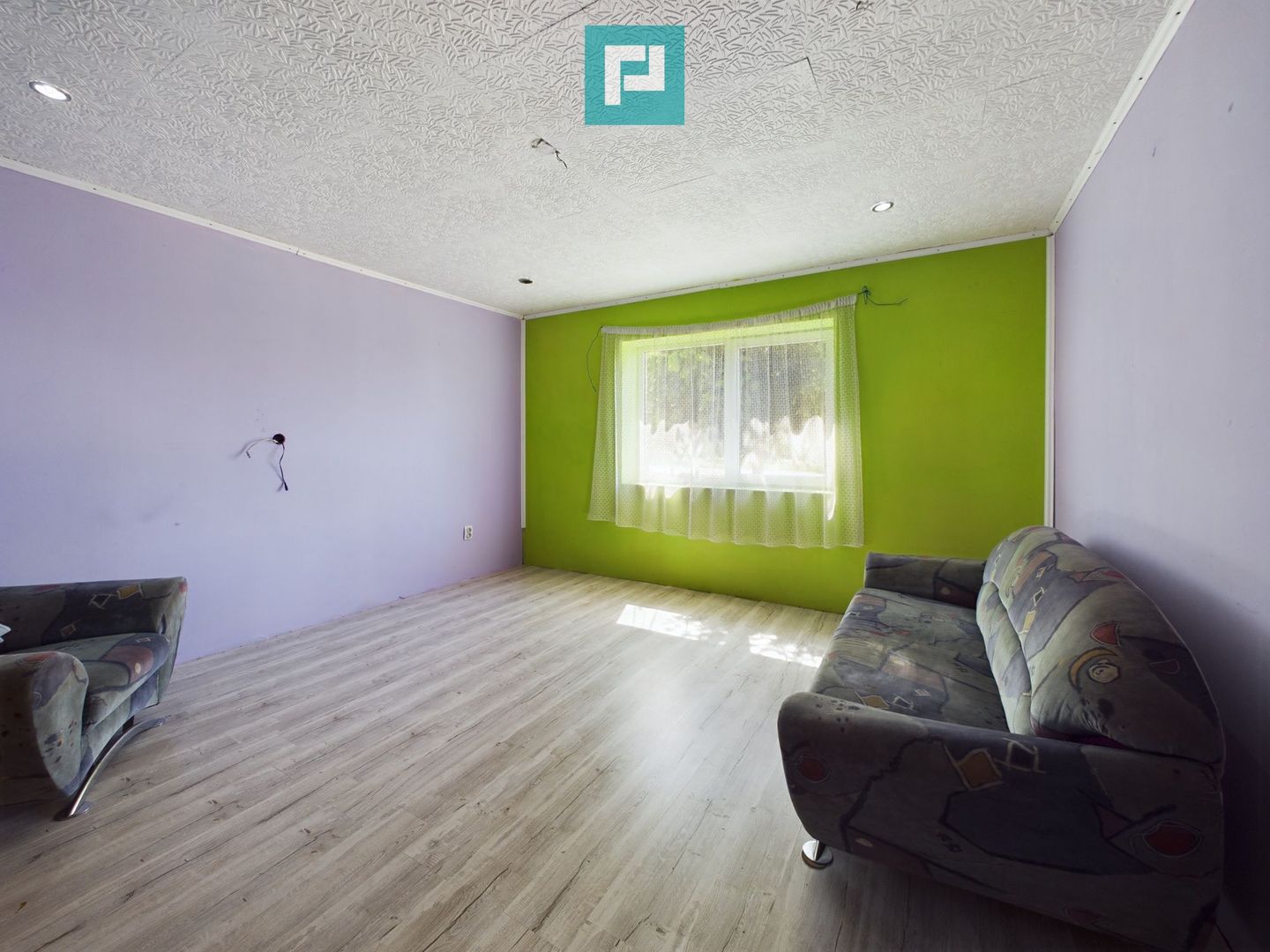 Casă cu 4 camere în Cruceni - Poză 2