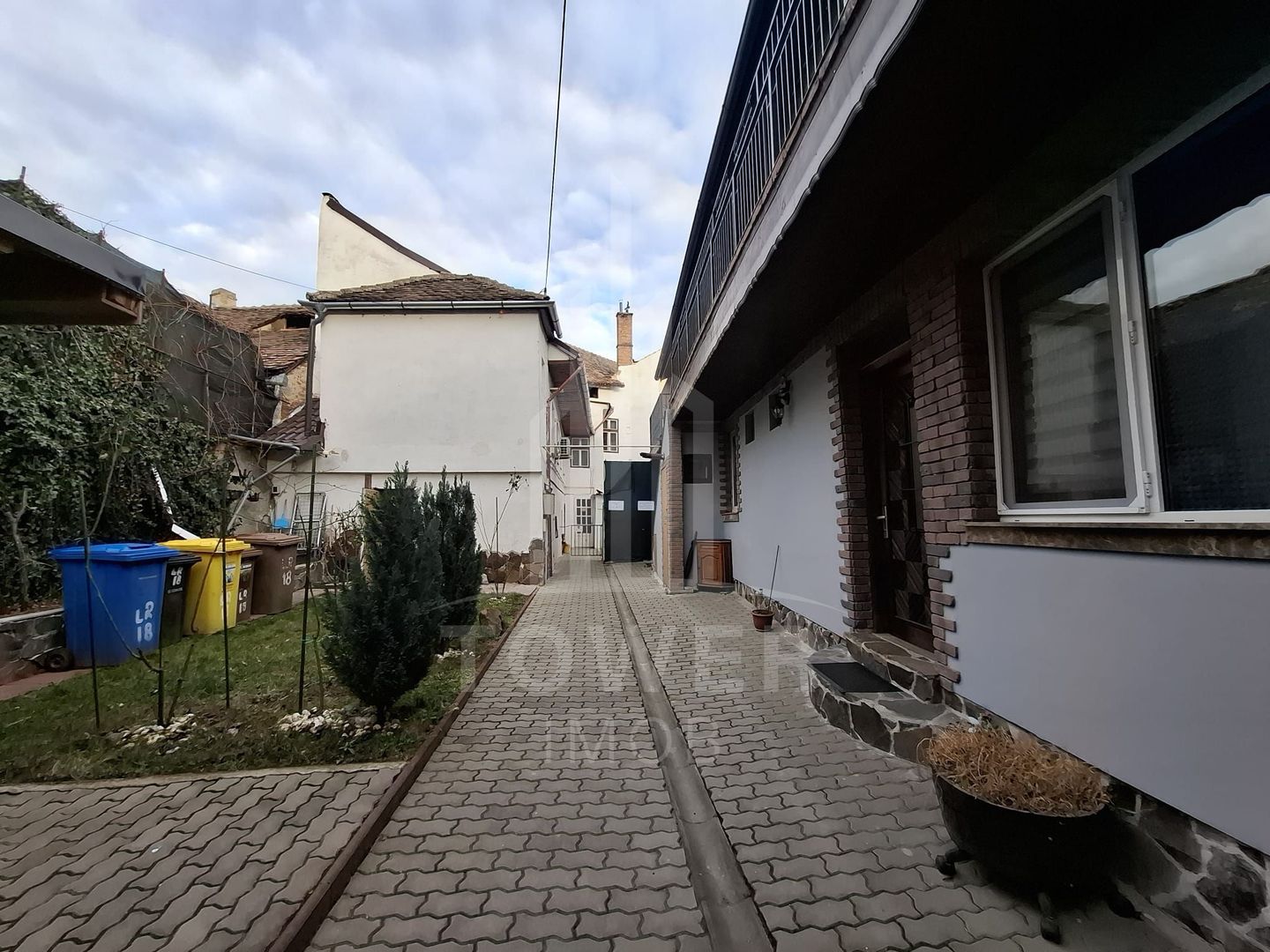 De vânzare teren cu proiect de reconstrucție apartament – zonă centrală - Poză 10