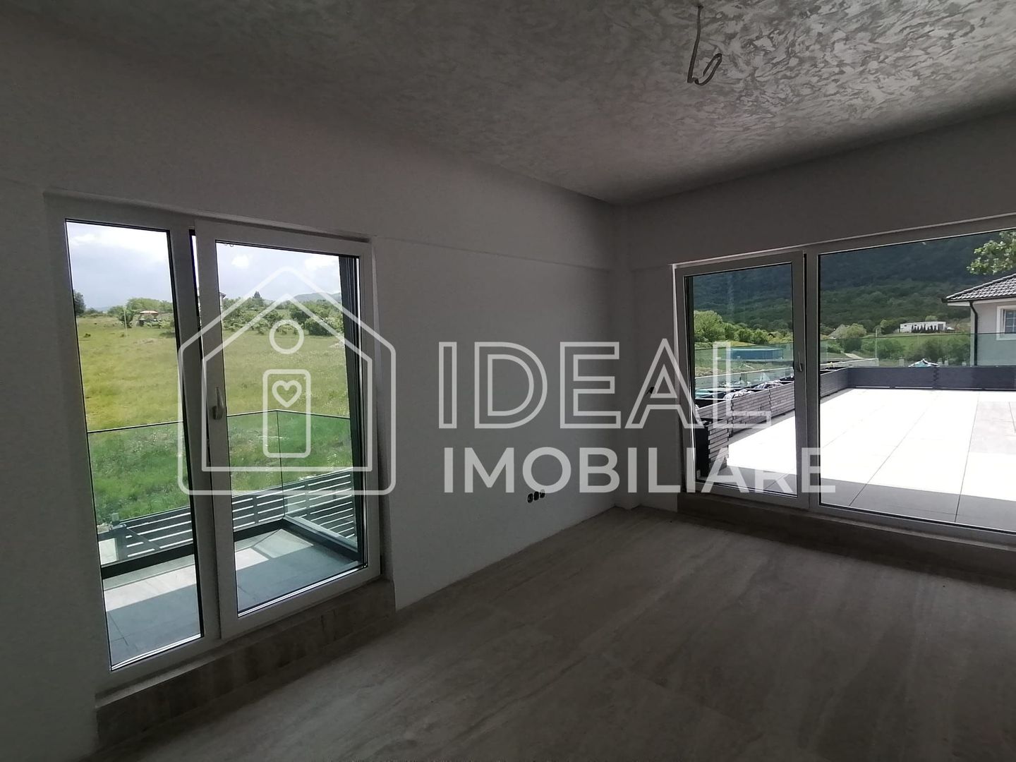 Casa  Exclusivista cu piscina si 1200 mp de teren, in Cisnadie - Poză 4