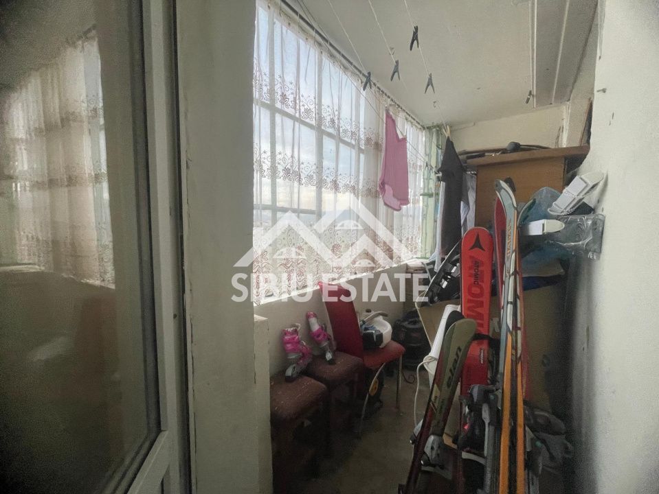 Apartament de vanzare cu 3 camere, decomandat,  2 balcoane, pivnita - Poză 11