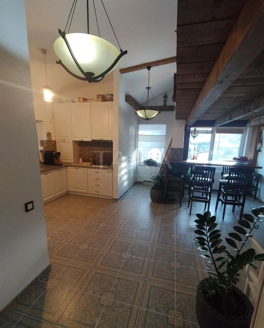 Apartament 4 camere, Floresti, zona Parc Poligon. - Poză 1