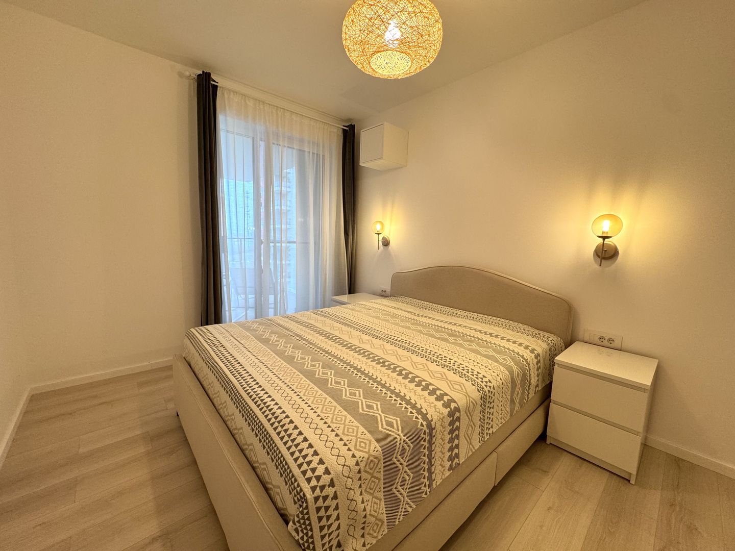 3 camere modern, vedere panormica spre pădurea verde, zona Lipovei - Poză 10