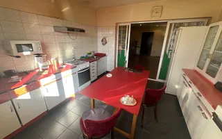 PANTELIMON, APARTAMENT-VILA 1E+M 230 MP, CURTE 516 MP! - Poză 18