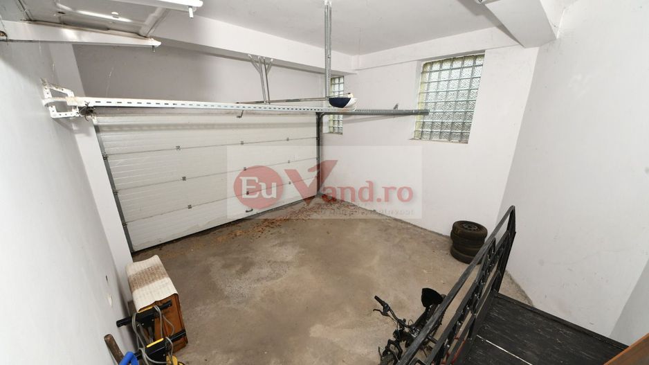 Vila spatioasa, pretabil pentru locuit/clinica, zona Micro 17 – Galati - Poză 12