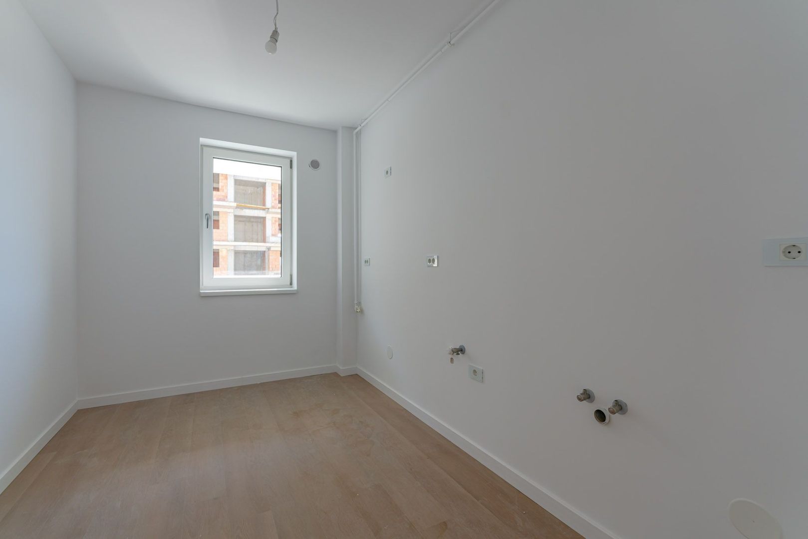 Apartament Decomandat | 53 mp utili + 10 mp balcon | Sala Polivalentă - Poză 4