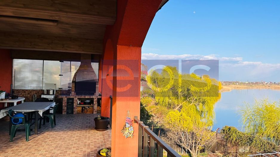 VILA DE VANZARE PE LAC | CREVEDIA | 7 CAMERE - Poză 29