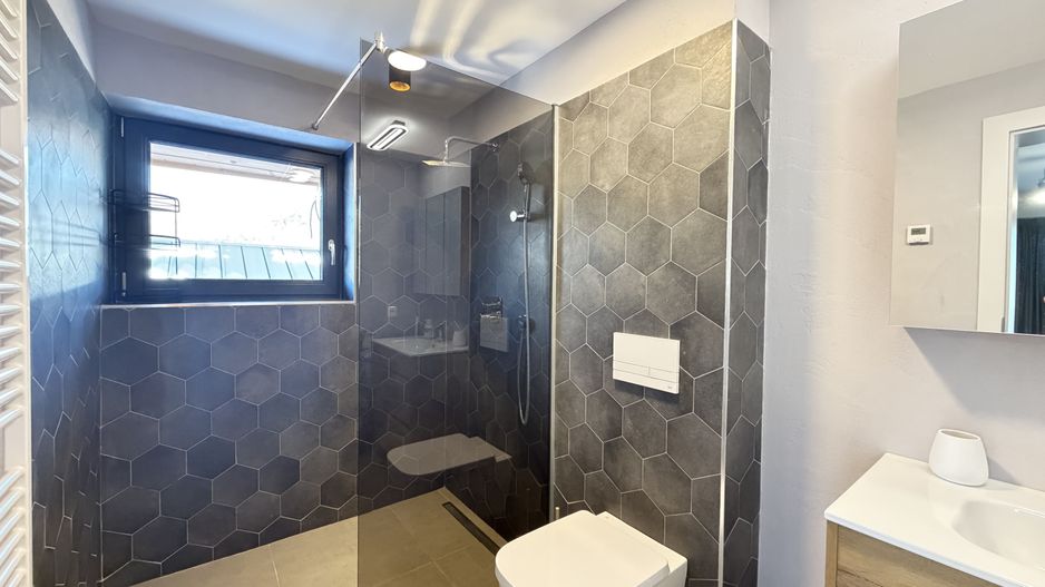 Casă de vacanță modernă într-un cadru natural deosebit – Râșnov - Poză 9