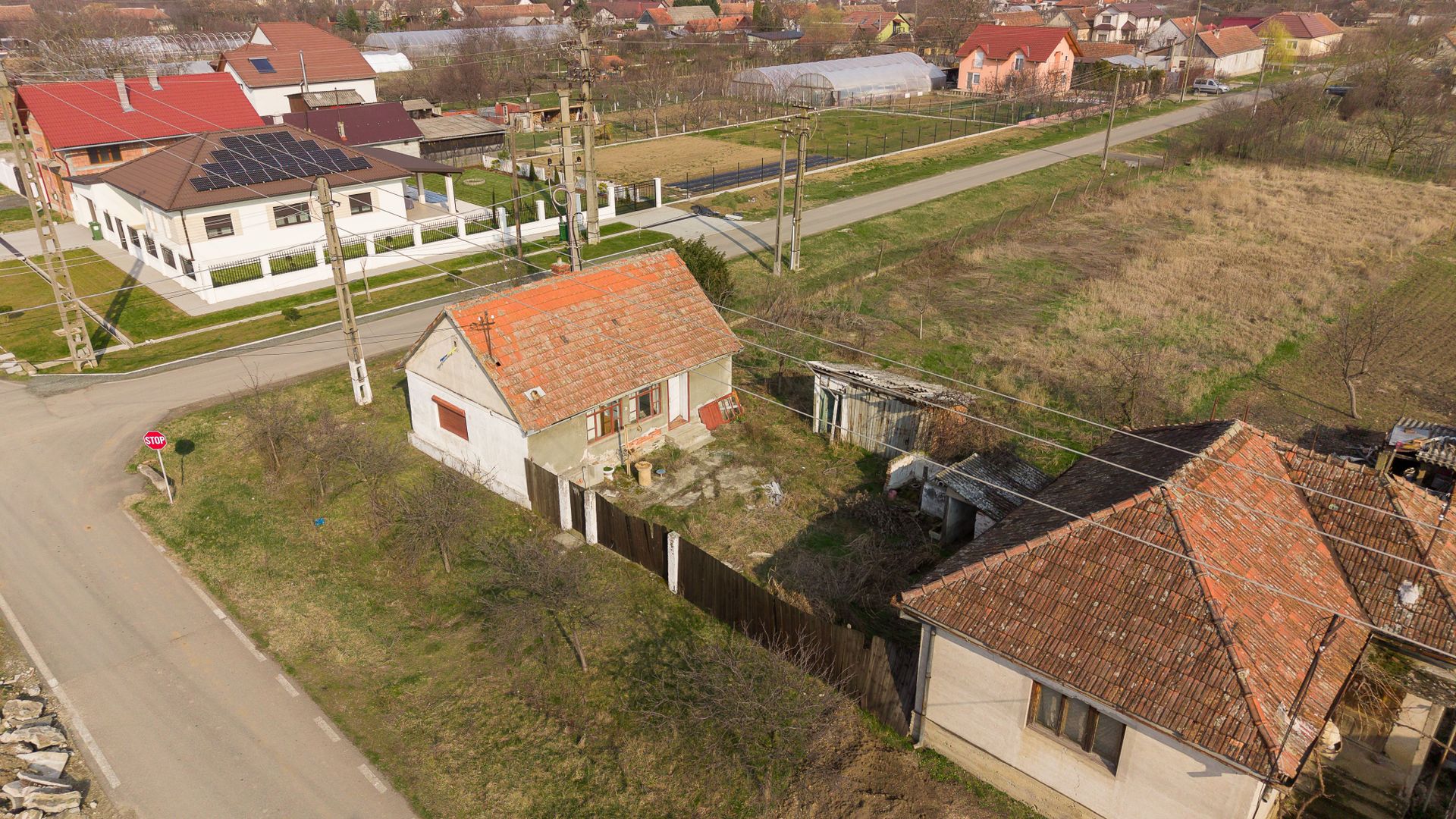 Teren 1.570 mp + casă din cărămidă–zonă liniștită - Poză 3