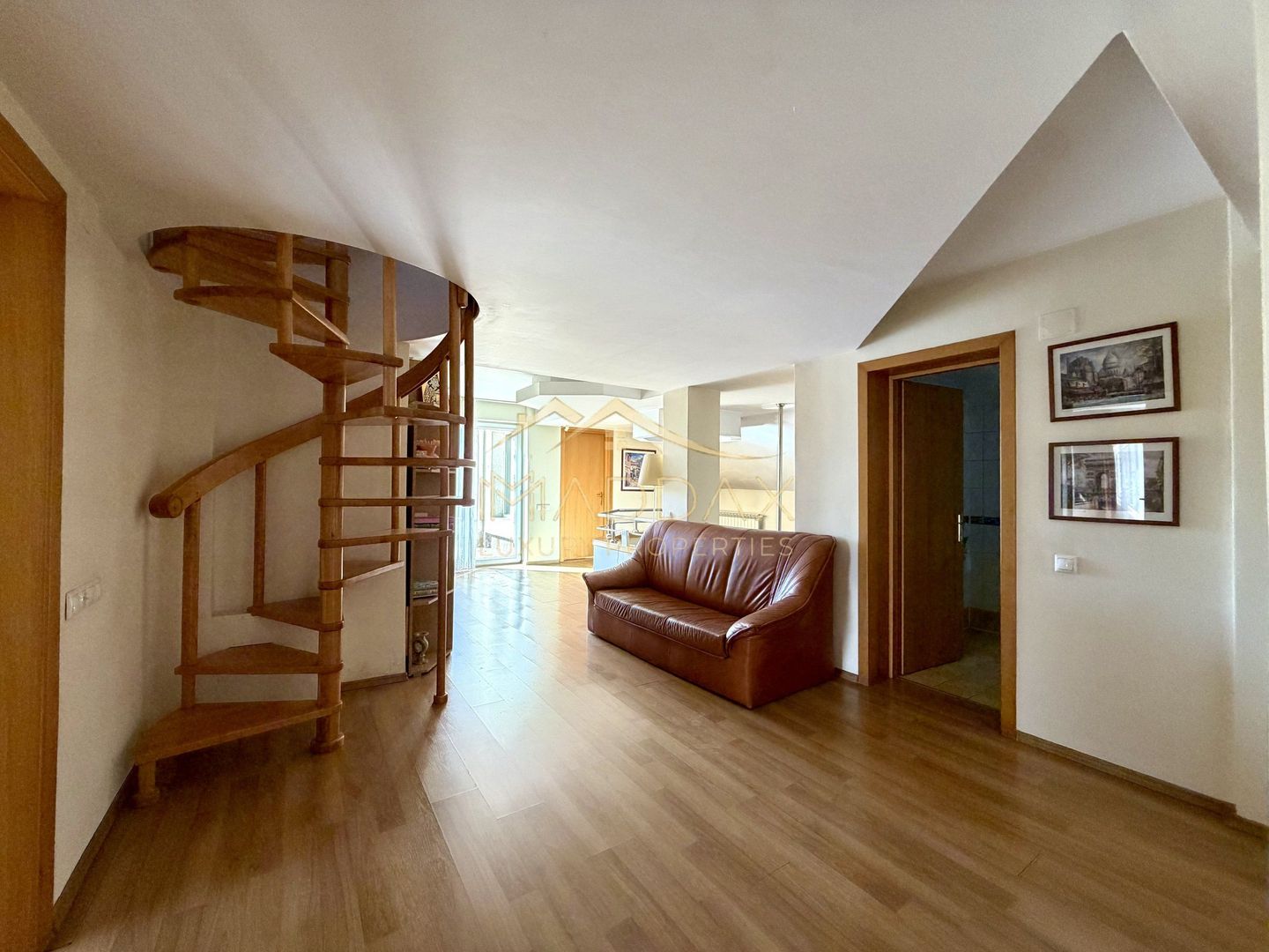 Vila cu 6 camere *485 mpc // *1.670mp teren* // 8 locuri parcare // Sisești - Poză 49
