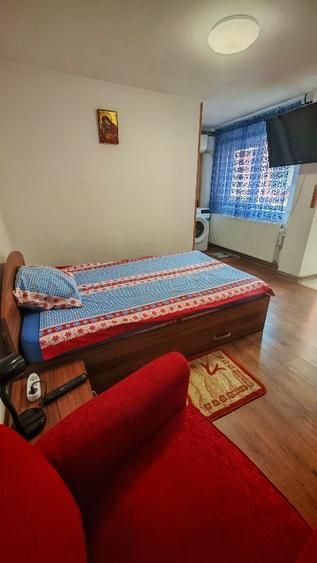 Închiriez garsonieră la casă, potrivită pentru o singură persoană. - Poză 5