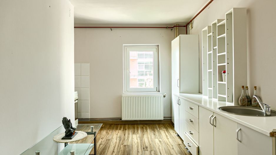 VANDUT Apartament cu 3 camere etaj 2, Micalaca - Poză 9