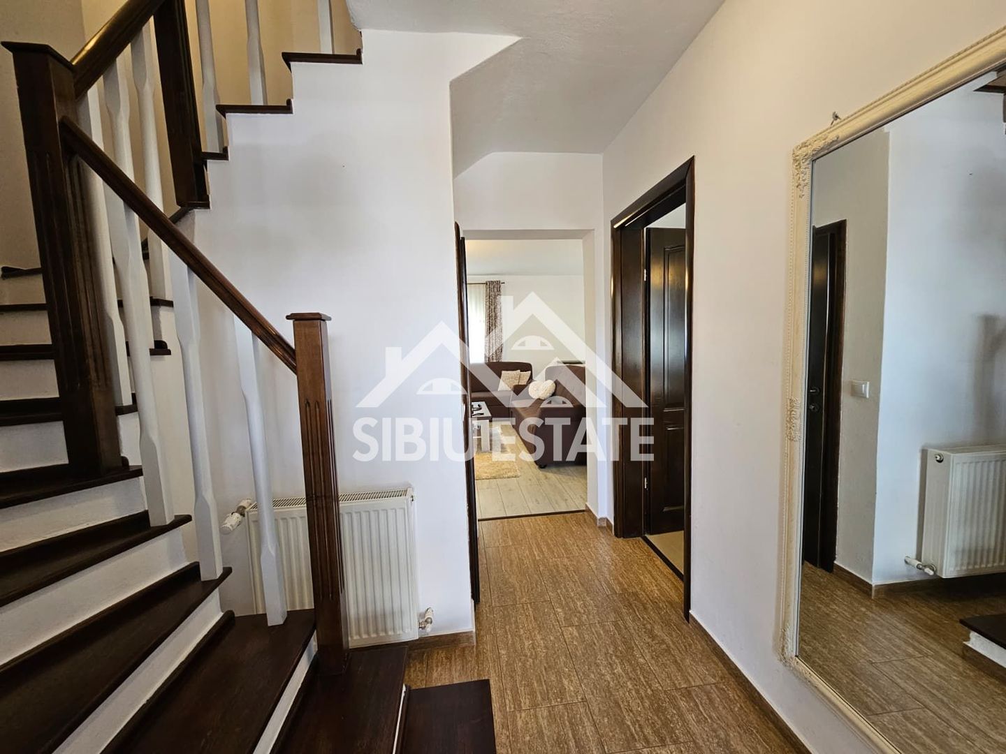 Casa mobilata 4 camere, 2 bai, curte si carport - Poză 10