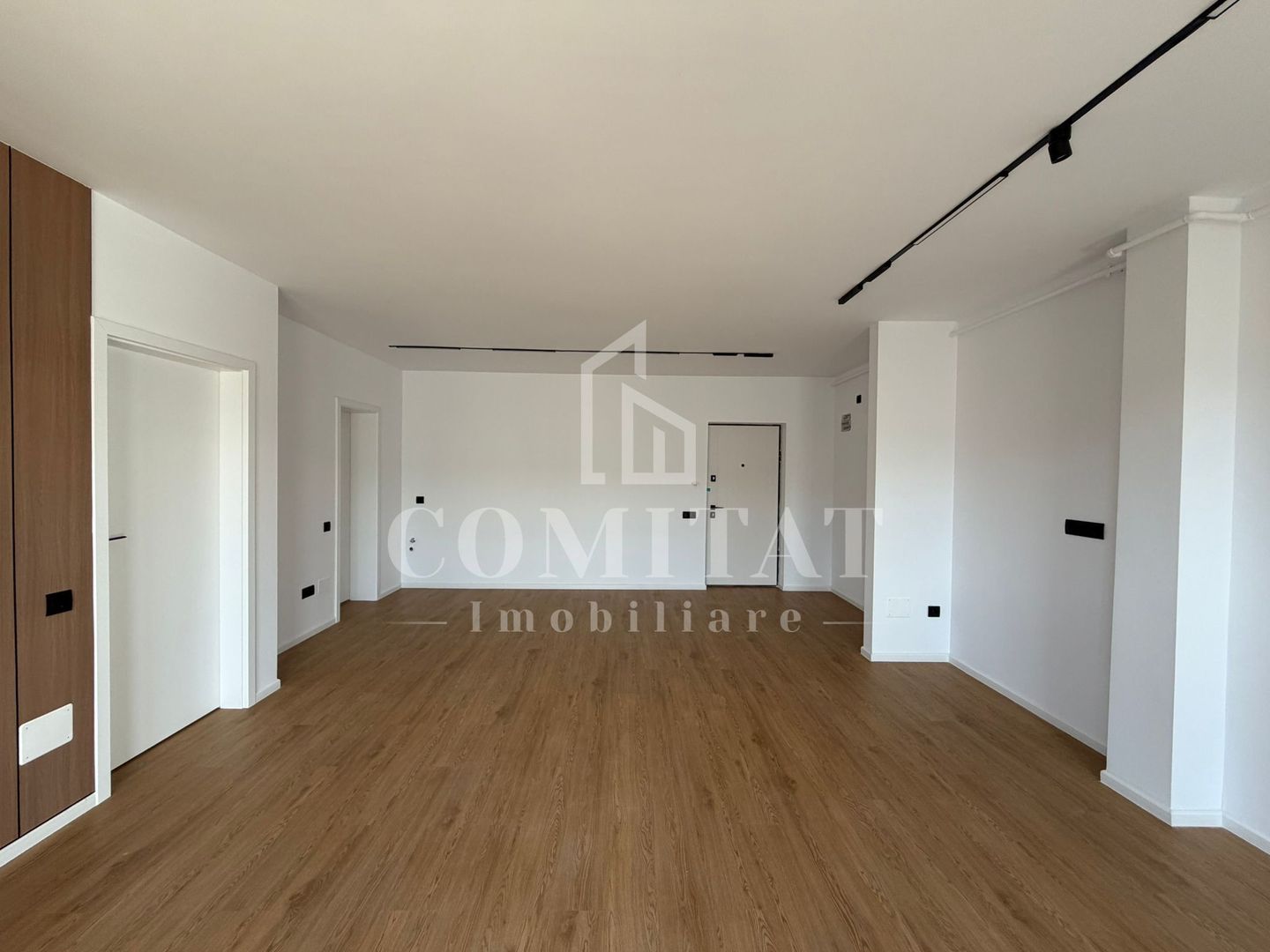 Apartament la etaj intermediar | Bloc exclusivist | Eroilor - Poză 2