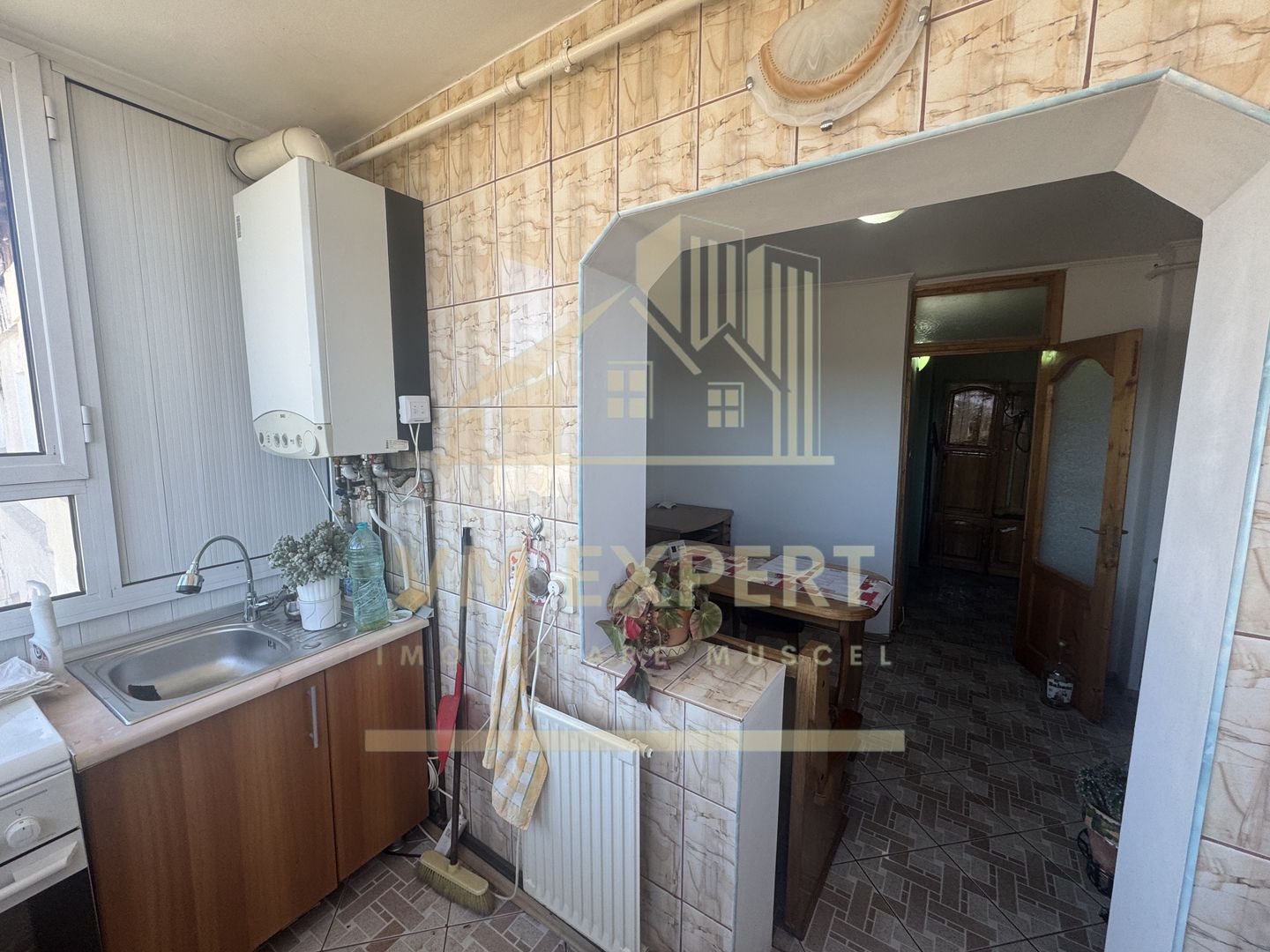 APARTAMENT 3 CAMERE ETAJ 4 GRUI CAMPULUNG - Poză 35