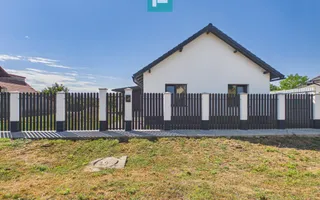 Casă cu 4 camere și teren de 738 mp - Șimand - Poză 19