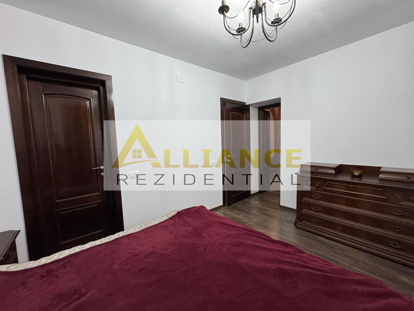 VILA Individuala cu 4 camere - 3 bai | 566 mp teren - - Poză 13