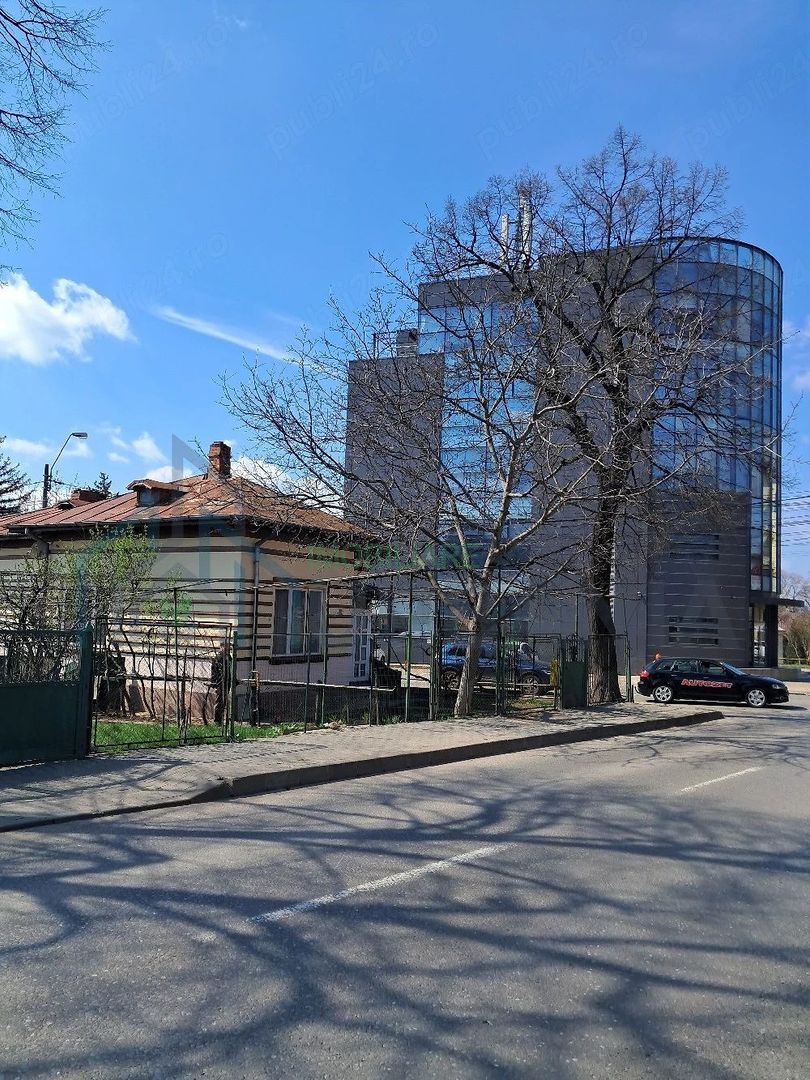 Casă cu teren în intravilan, Iași - Poză 1