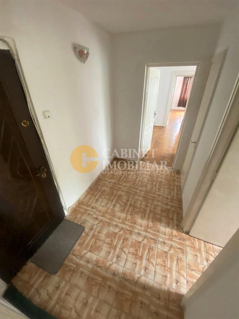Etaj 3 apartament cu 3 camere zona Pod Ros - Poză 8