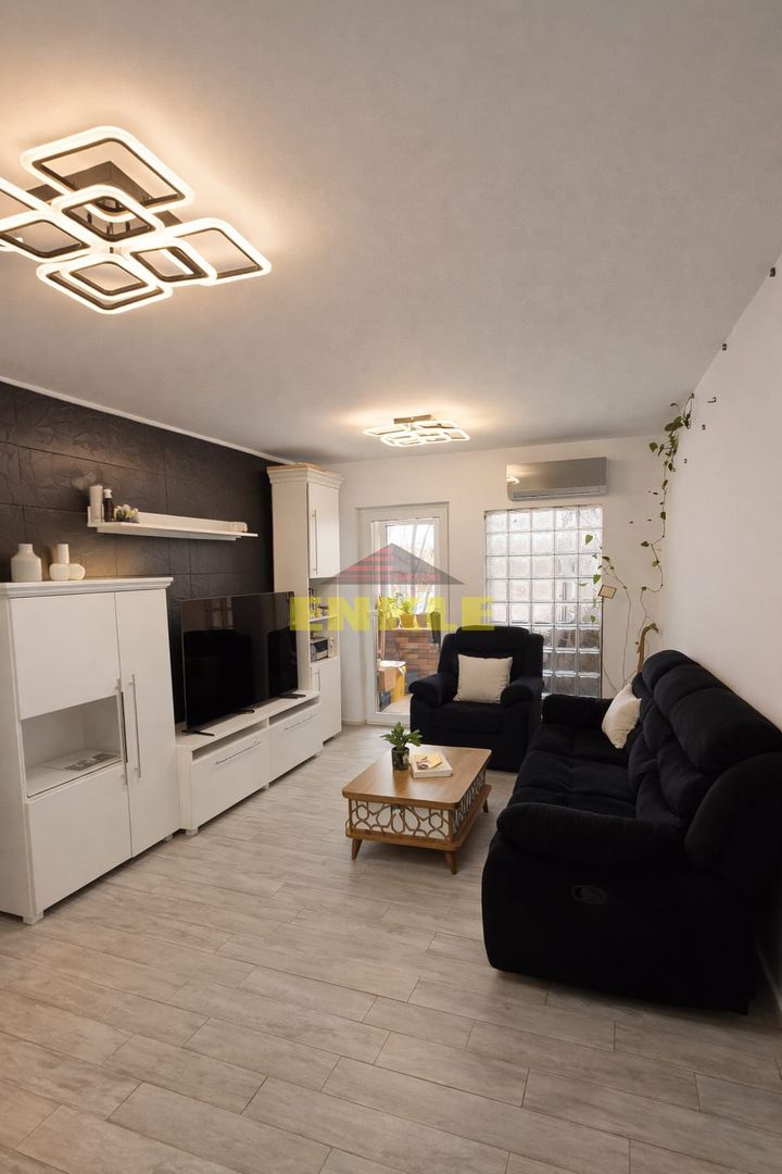 Apartament 4 camere DECOMANDAT – Ultracentral, Bd. Mihai Eminescu - Poză 1