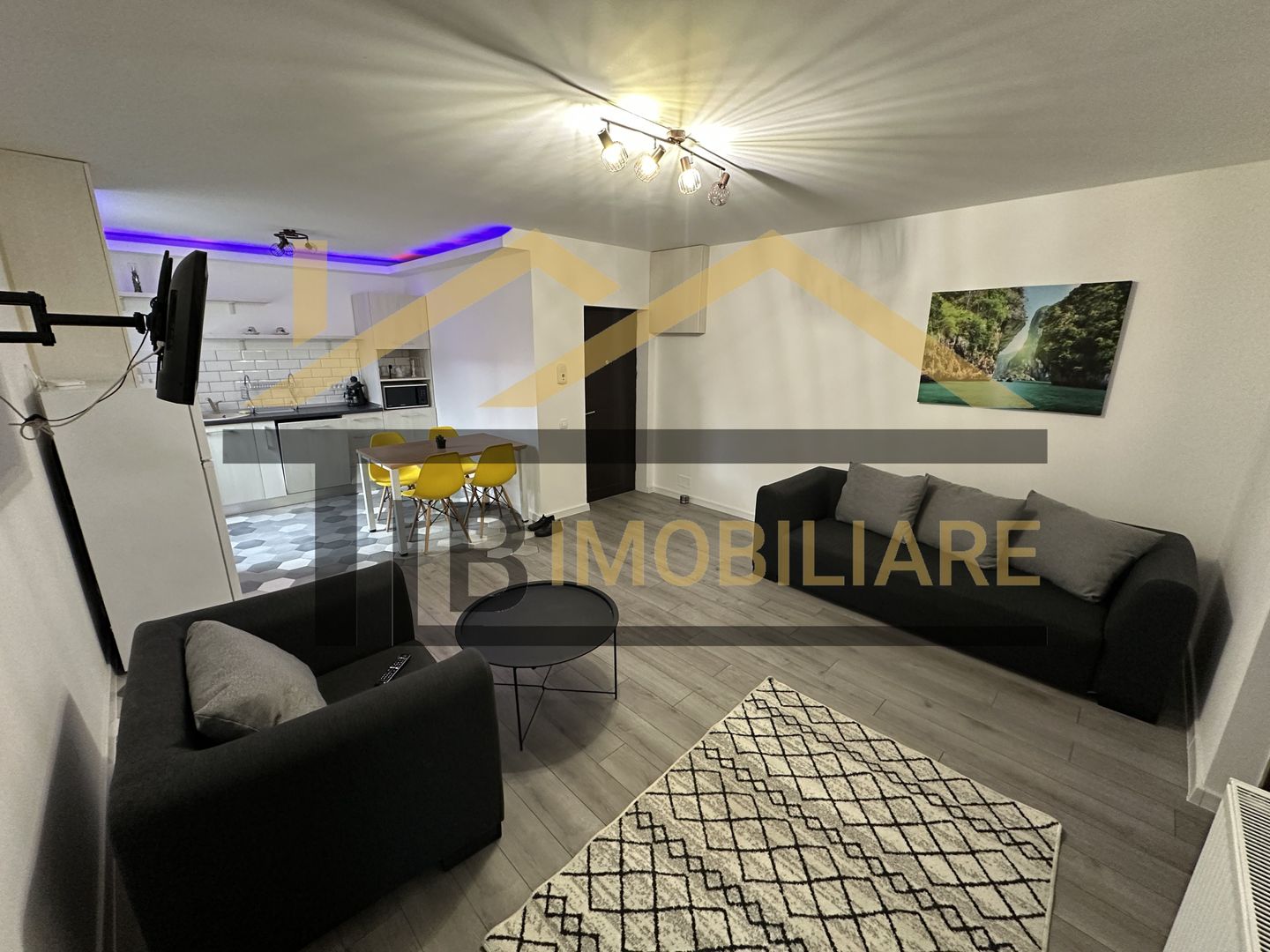 Apartament de 3 camere, 70mp, parcare, Zona Semi-Central - Poză 1