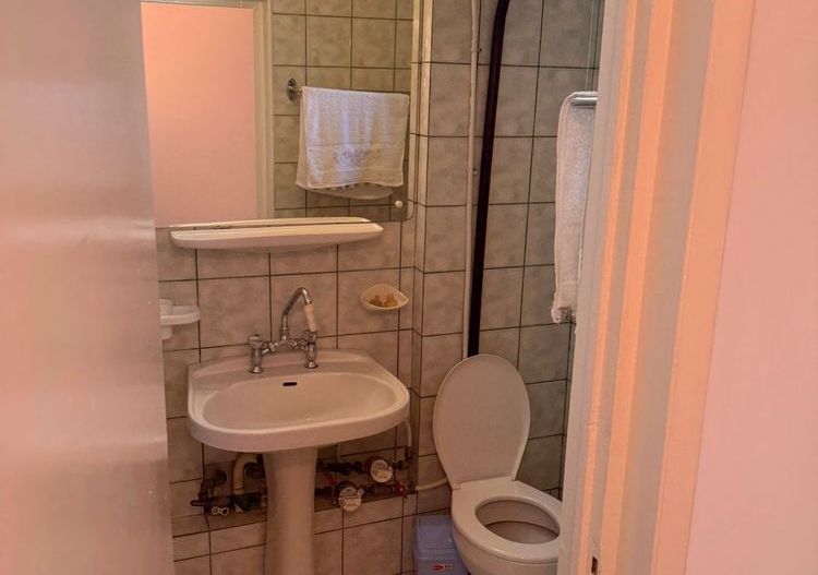 Închiriez Apartament cu 3 camere decomandat, parcare inclusă, metrou Dristor 🚗 - Poză 6