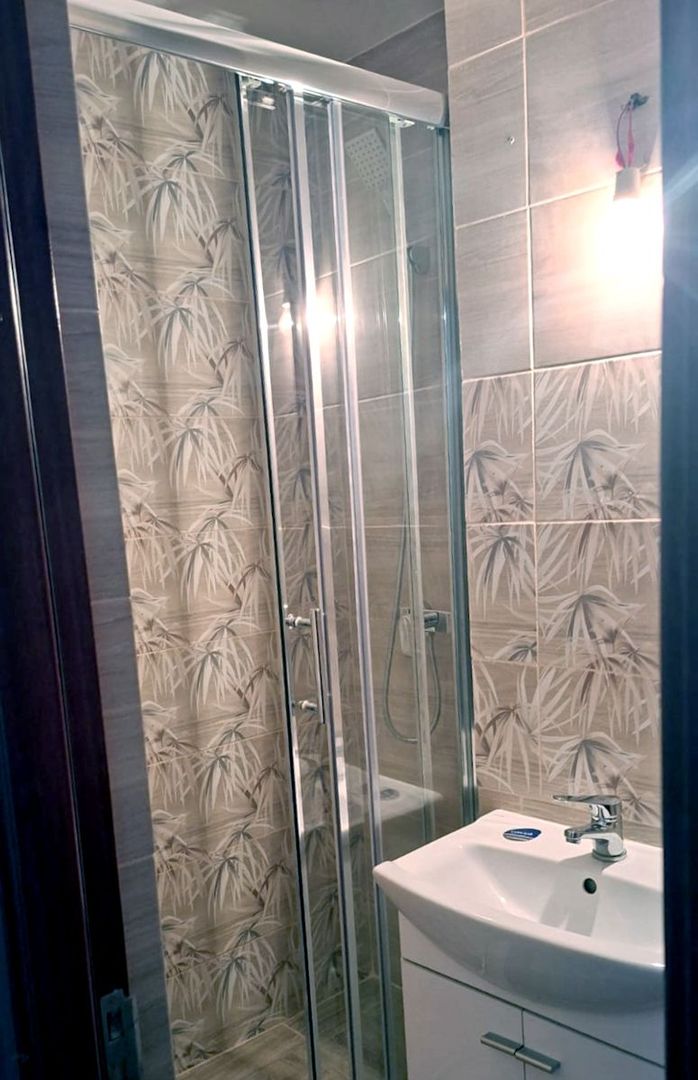 Apartament cu 2 camere, complet renovat, în zonă centrală din Tecuci - Poză 4