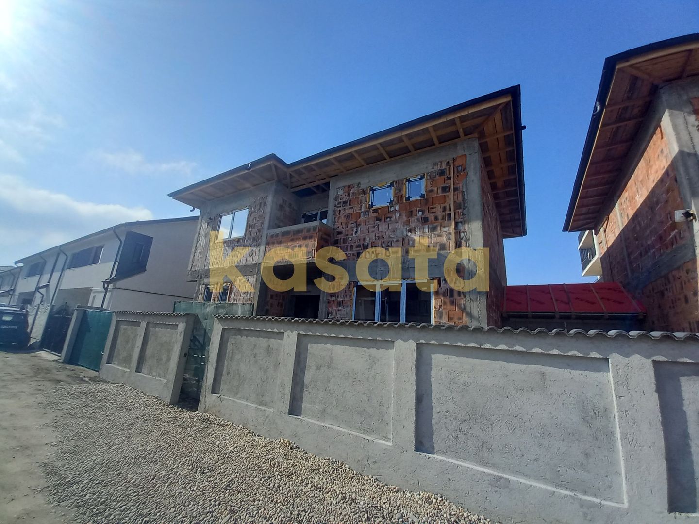 Vilă 4 camere Diamantului | Curte 250 mp, pompă căldură - Poză 3