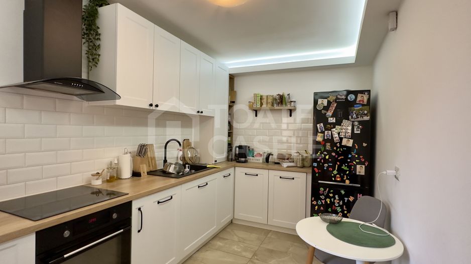 Apartament cu 3 camere, decomandat, 85 mp, zona Alverna - Poză 1