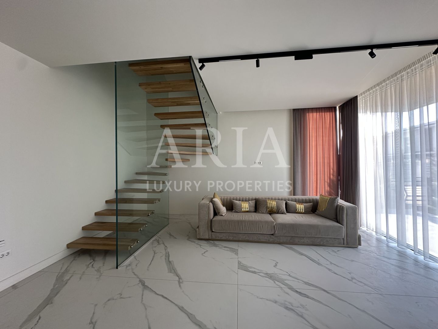 VILLA INDIVIDUALA - LUXURY GATED COMMUNITY - - Poză 2