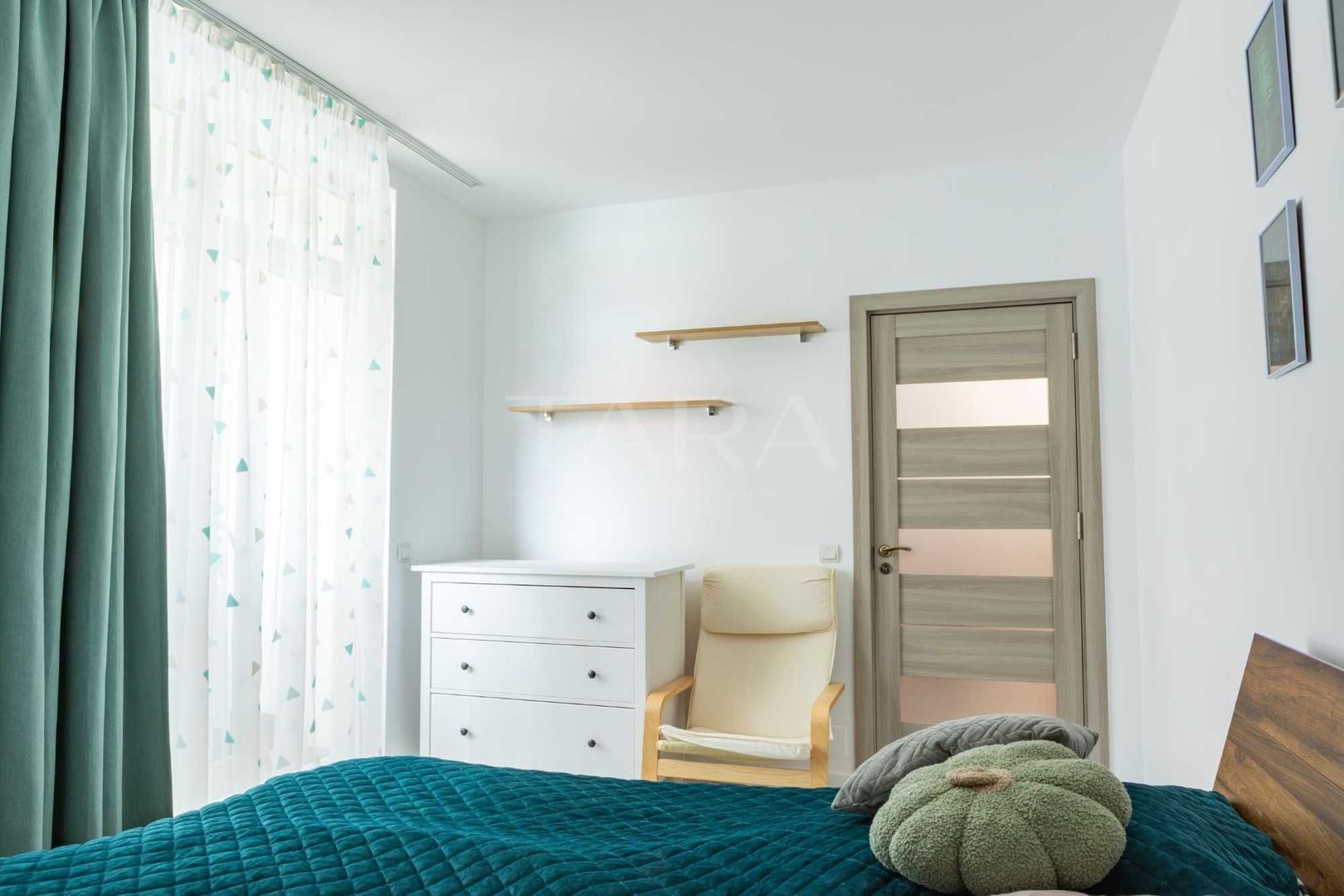 Apartament cu 3 camere, parcare și boxă, zona Regal – Baciu. - Poză 4