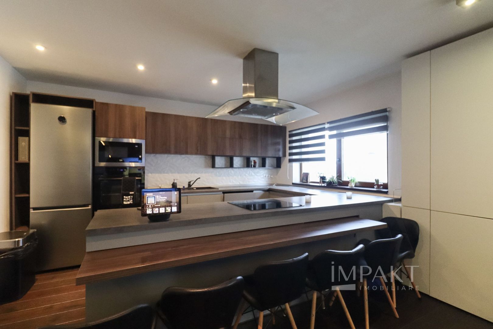 Apartament spatios cu balcon si terasa, complet mobilat, Europa! - Poză 7