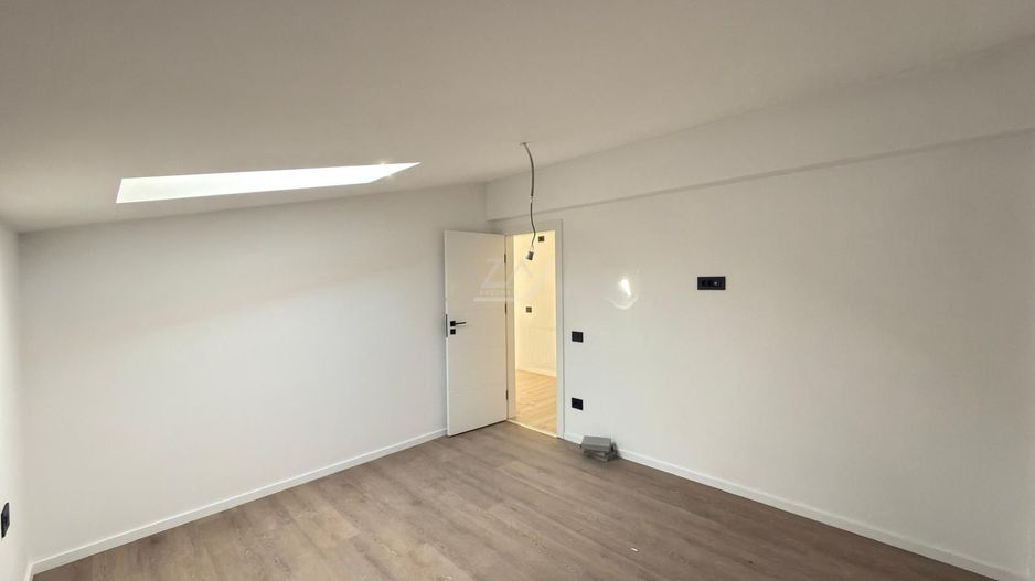 Ap pe 2 niveluri. Decomandat. 2 locuri de parcare. - Poză 14