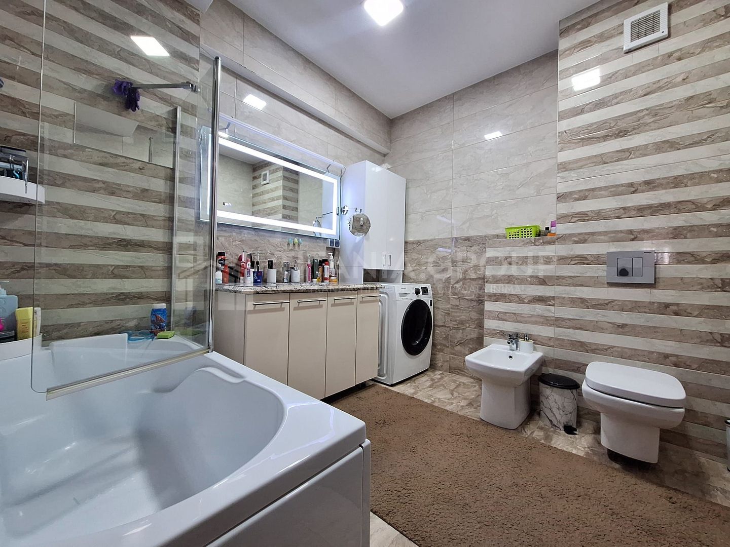 Apartament 2 camere decomandat, spatios,  Coresi Isaran - Poză 9