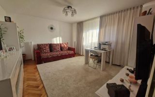 Apartament 3 camere de vanzare - Poză 1