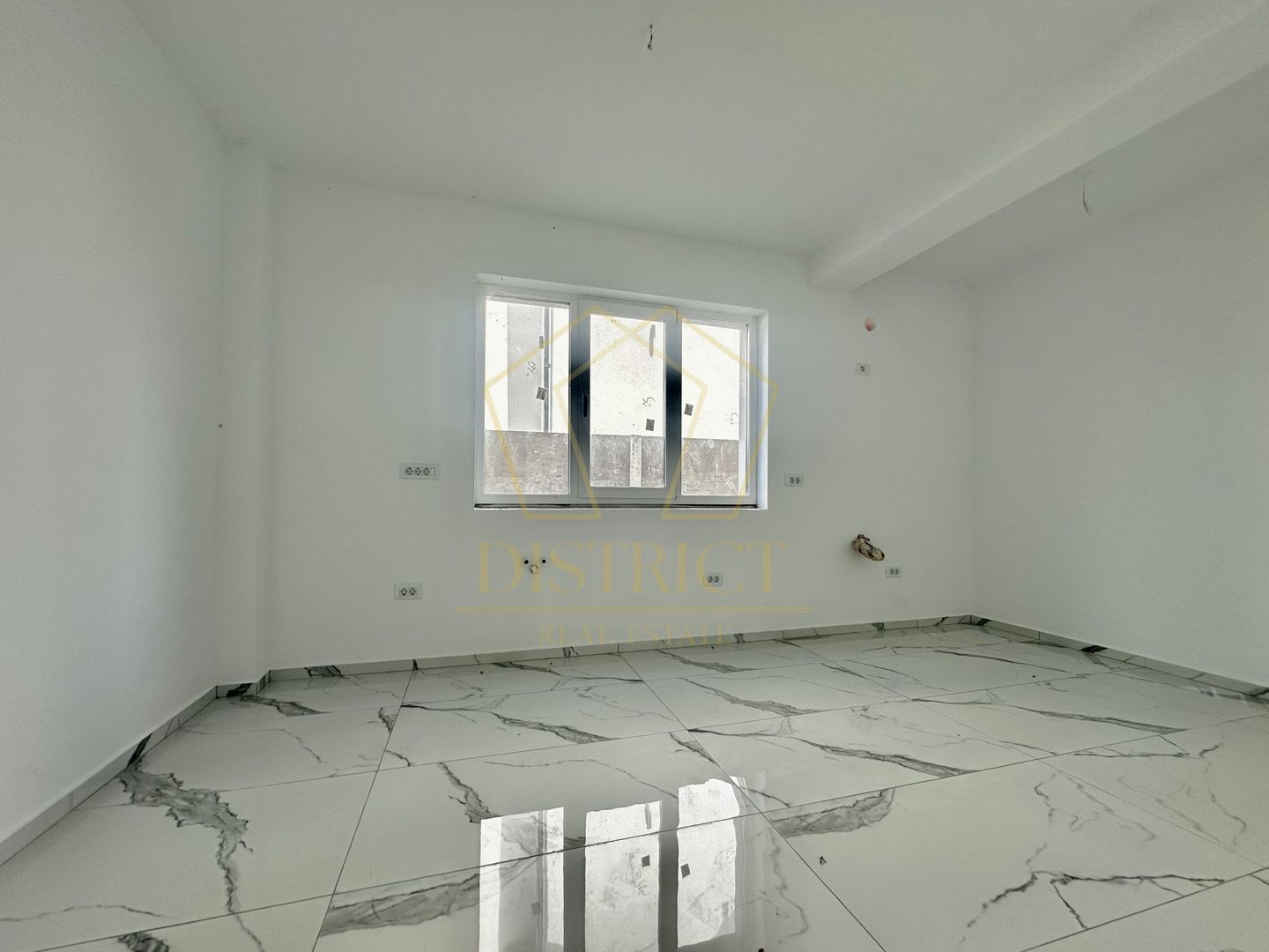 Duplex spatios cu 4 camere si 3 bai | Predare la cheie | Covaci - Poză 2